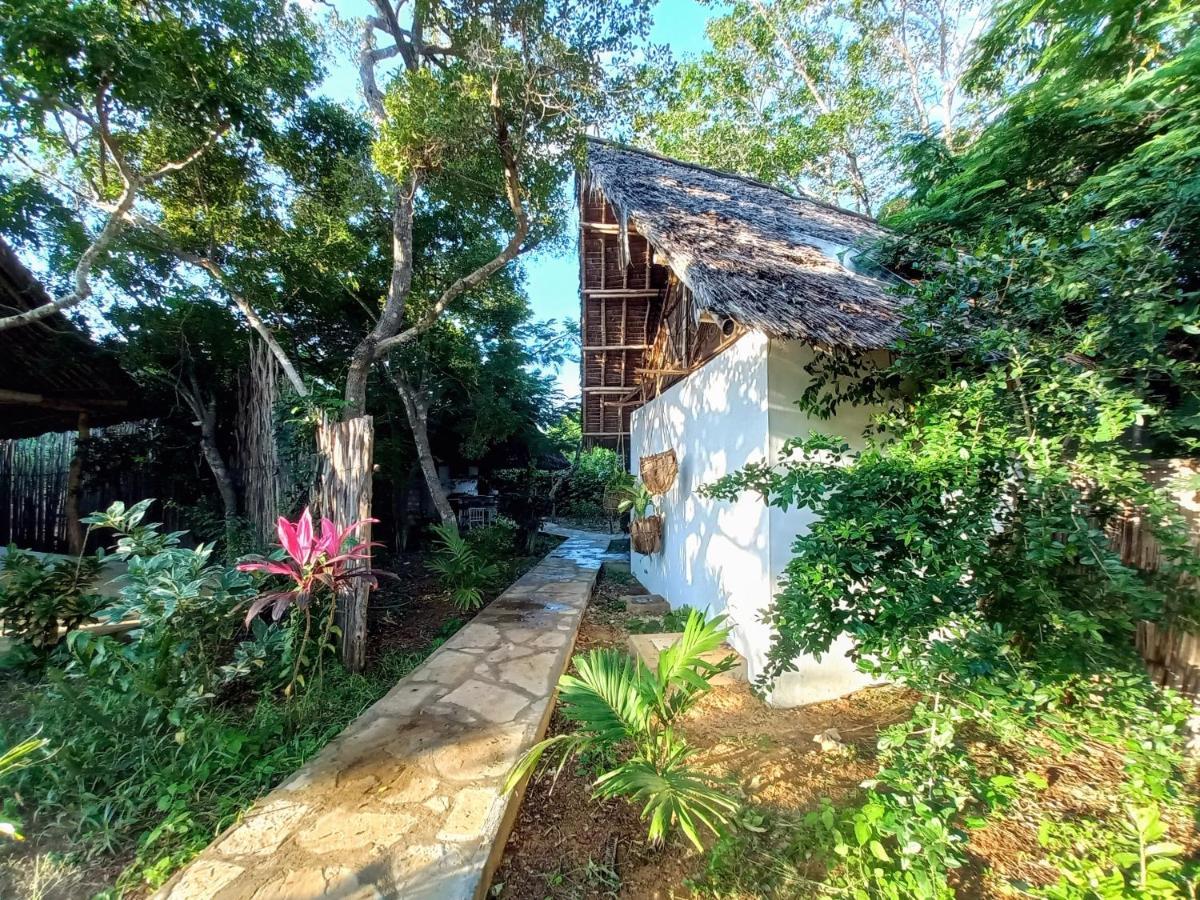 Watamu Beach Cottages B&B Dış mekan fotoğraf