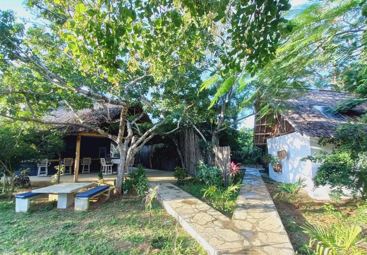 Watamu Beach Cottages B&B Dış mekan fotoğraf